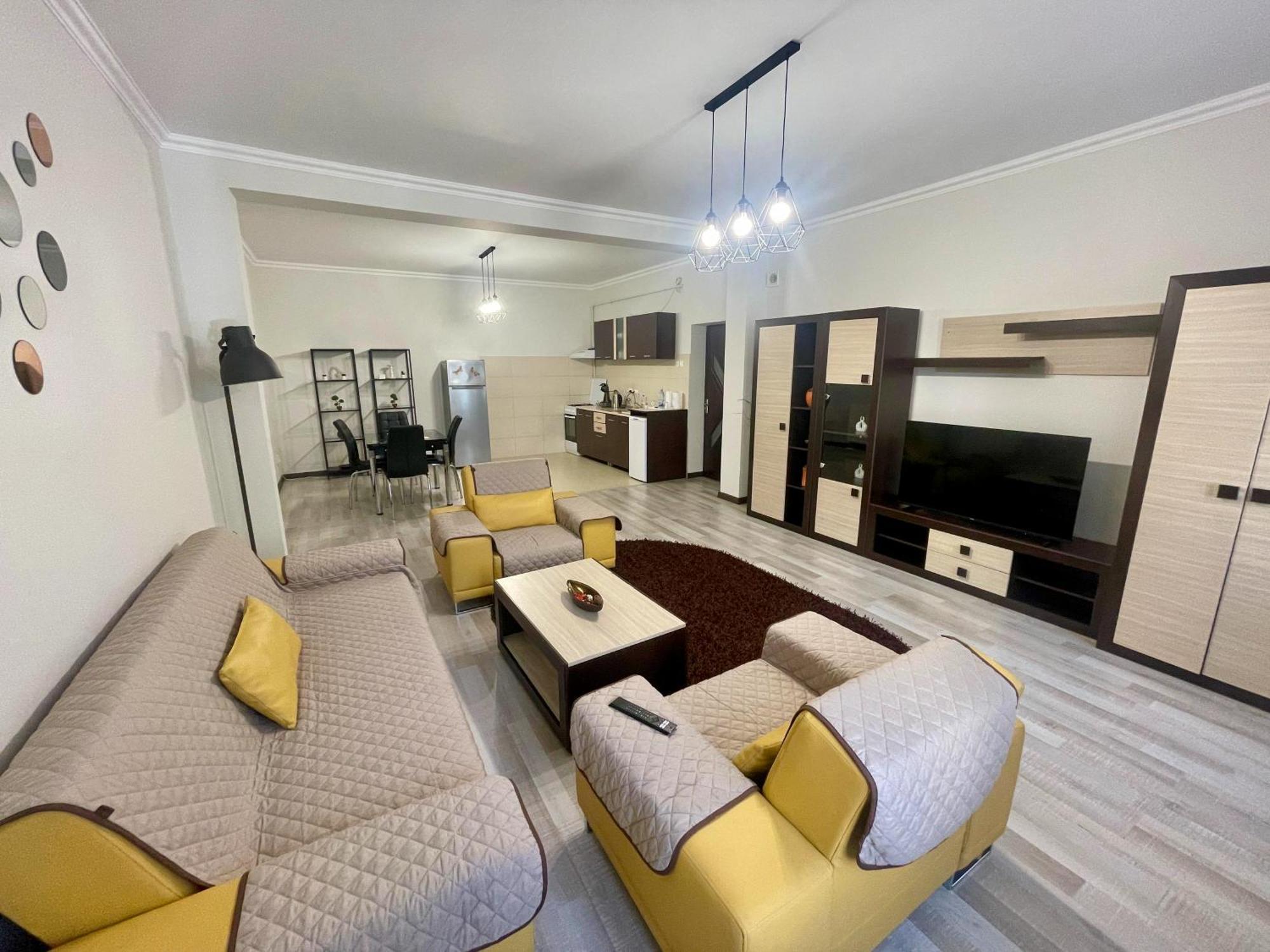 Enjoy Apartments - Spacious Retreat In Our Villa Kolozsvár Kültér fotó