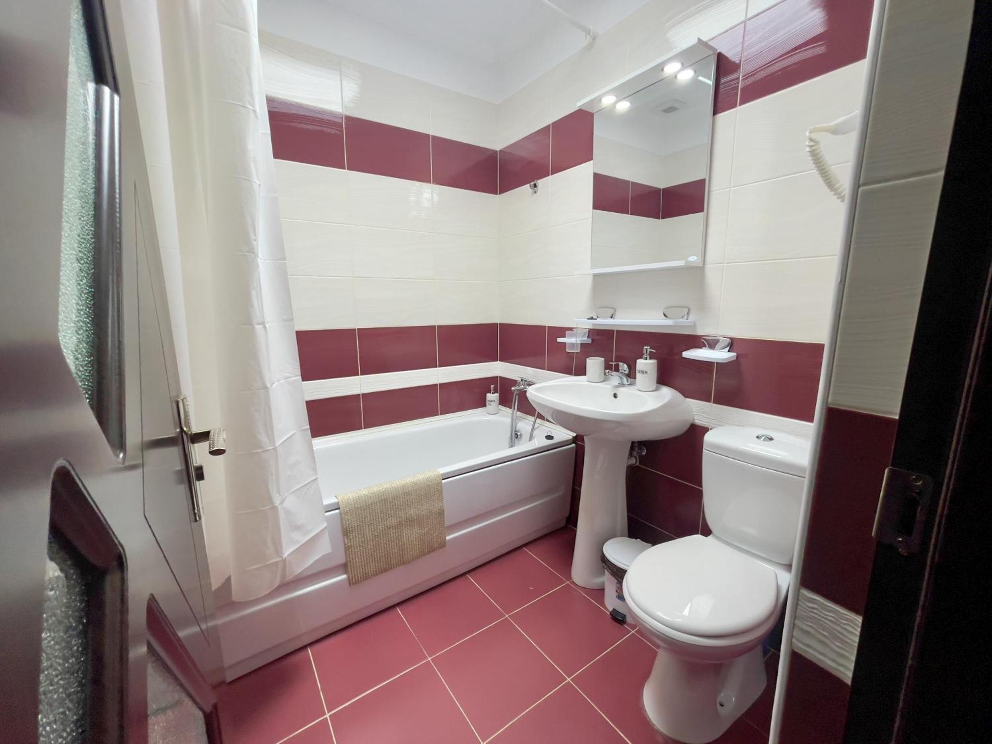 Enjoy Apartments - Spacious Retreat In Our Villa Kolozsvár Kültér fotó